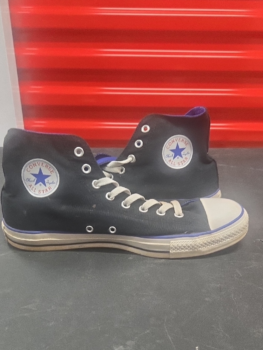 Converse High Top Sneakers in Black with Purple Lining Men's Size 11***